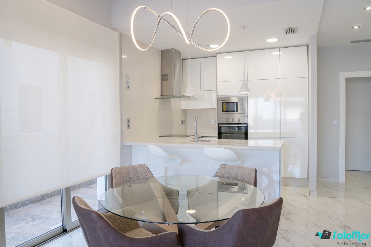 3 soveværelse Villa til salg i Villamartin med swimmingpool - € 399.900 (Ref: 5627744)