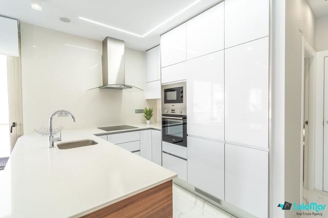 Chalet de 3 habitaciones en Villamartin, Orihuela en venta con piscina - 399.900 € (Ref: 5627744)