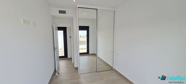 3 slaapkamer Villa te koop in La Zenia, Orihuela met zwembad - € 399.900 (Ref: 5630380)
