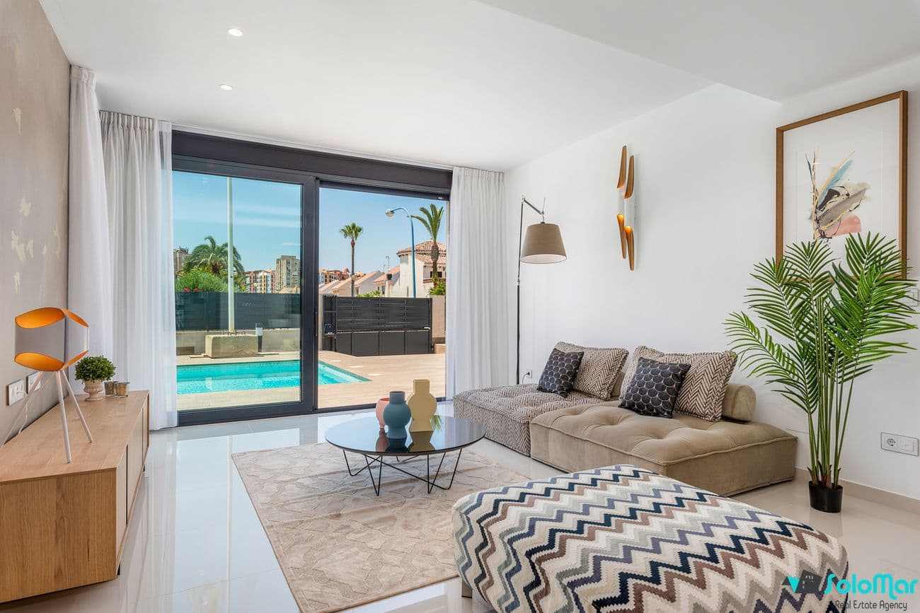 3 quarto Moradia para venda em Playa Honda com piscina - 595 000 € (Ref: 5745343)