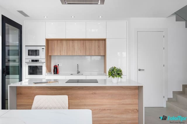 Chalet de 3 habitaciones en Benijófar en venta con piscina - 359.900 € (Ref: 7453411)