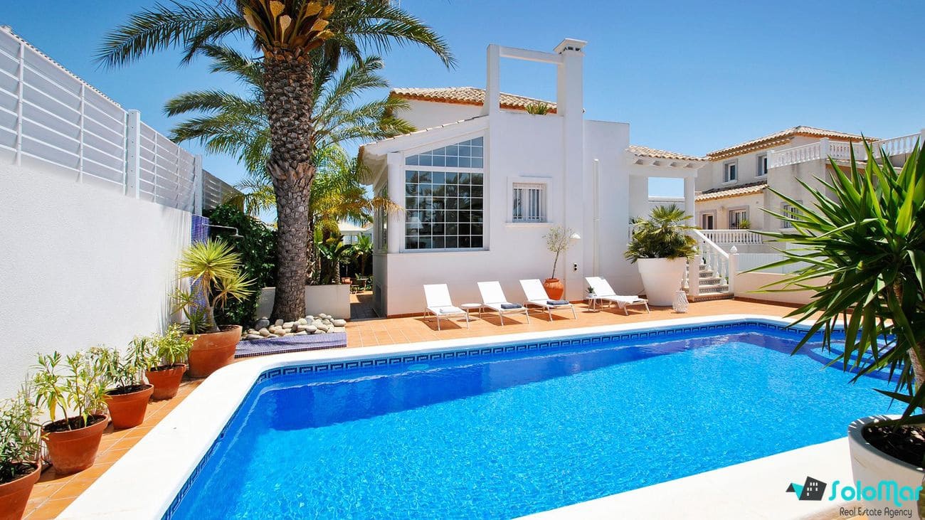 5 chambre Villa/Maison à vendre à La Marina avec piscine - 612 680 € (Ref: 7458311)