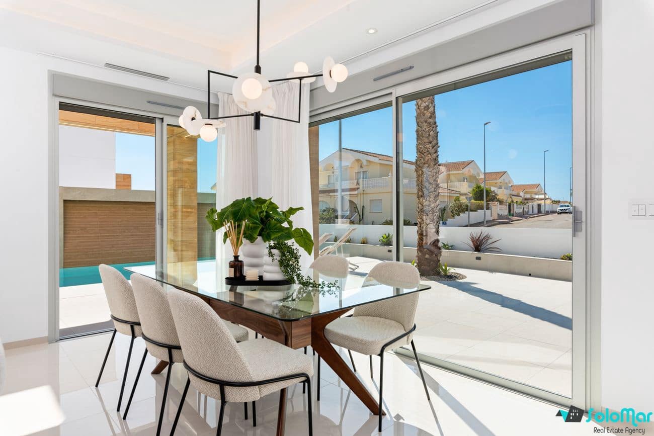 4 slaapkamer Villa te koop in Dona Pepa met zwembad - € 860.271 (Ref: 7574589)