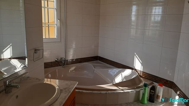 3 slaapkamer Villa te koop in La Manga del Mar Menor met zwembad - € 780.000 (Ref: 7697751)