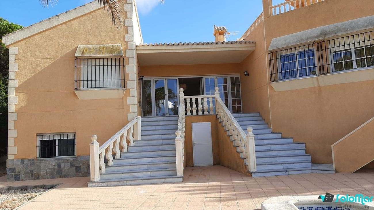3 bedroom Villa for sale in La Manga del Mar Menor with pool - € 780,000 (Ref: 7697751)