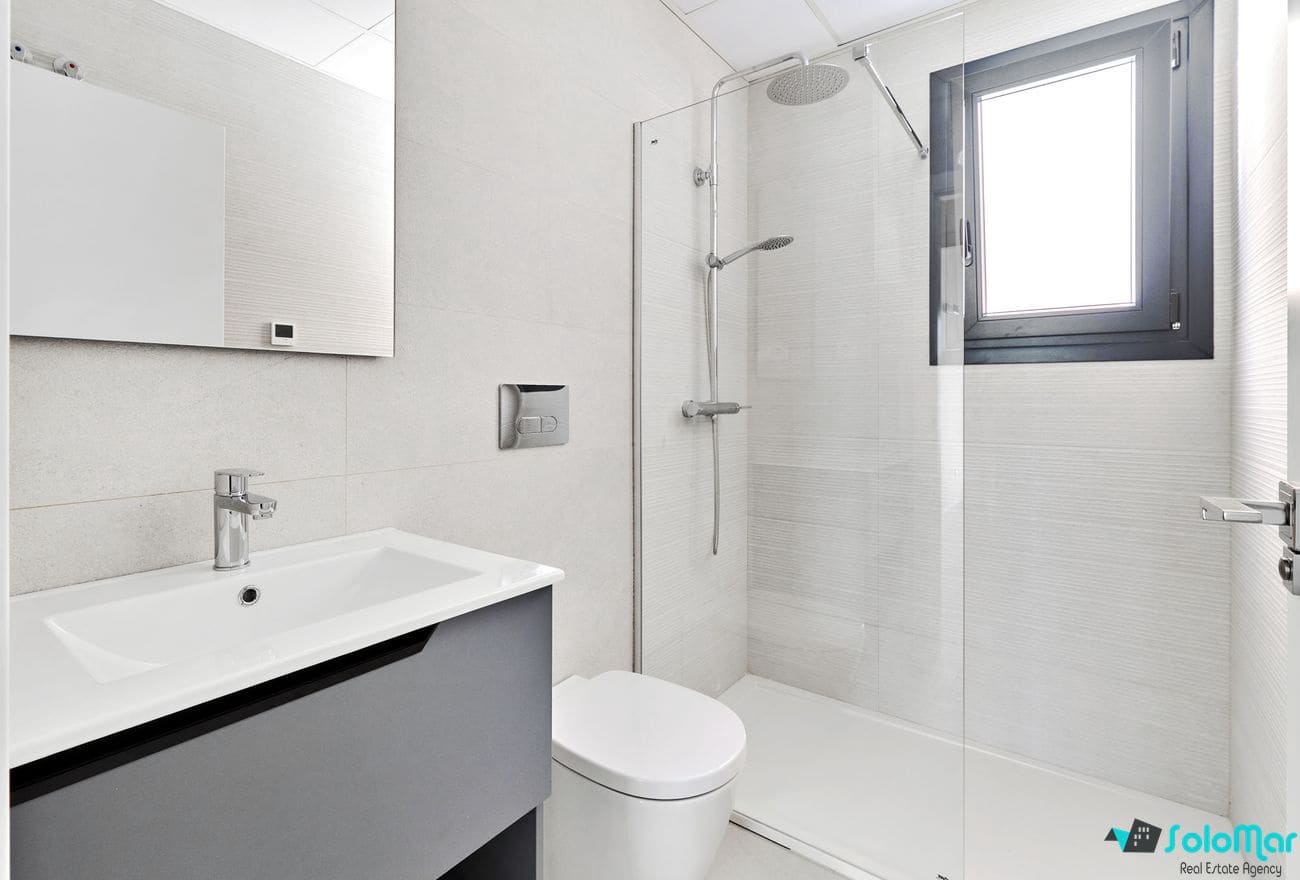 2 sypialnia Apartament na sprzedaż w Torrevieja z basenem - 360 000 € (Ref: 7737394)