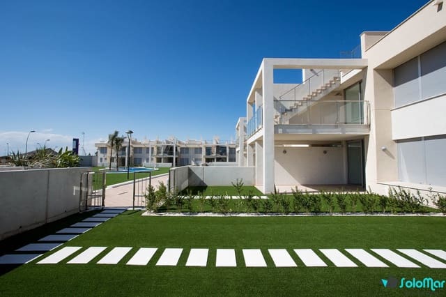 3 soveværelse Bungalow til salg i La Manga del Mar Menor med swimmingpool - € 239.000 (Ref: 7745116)