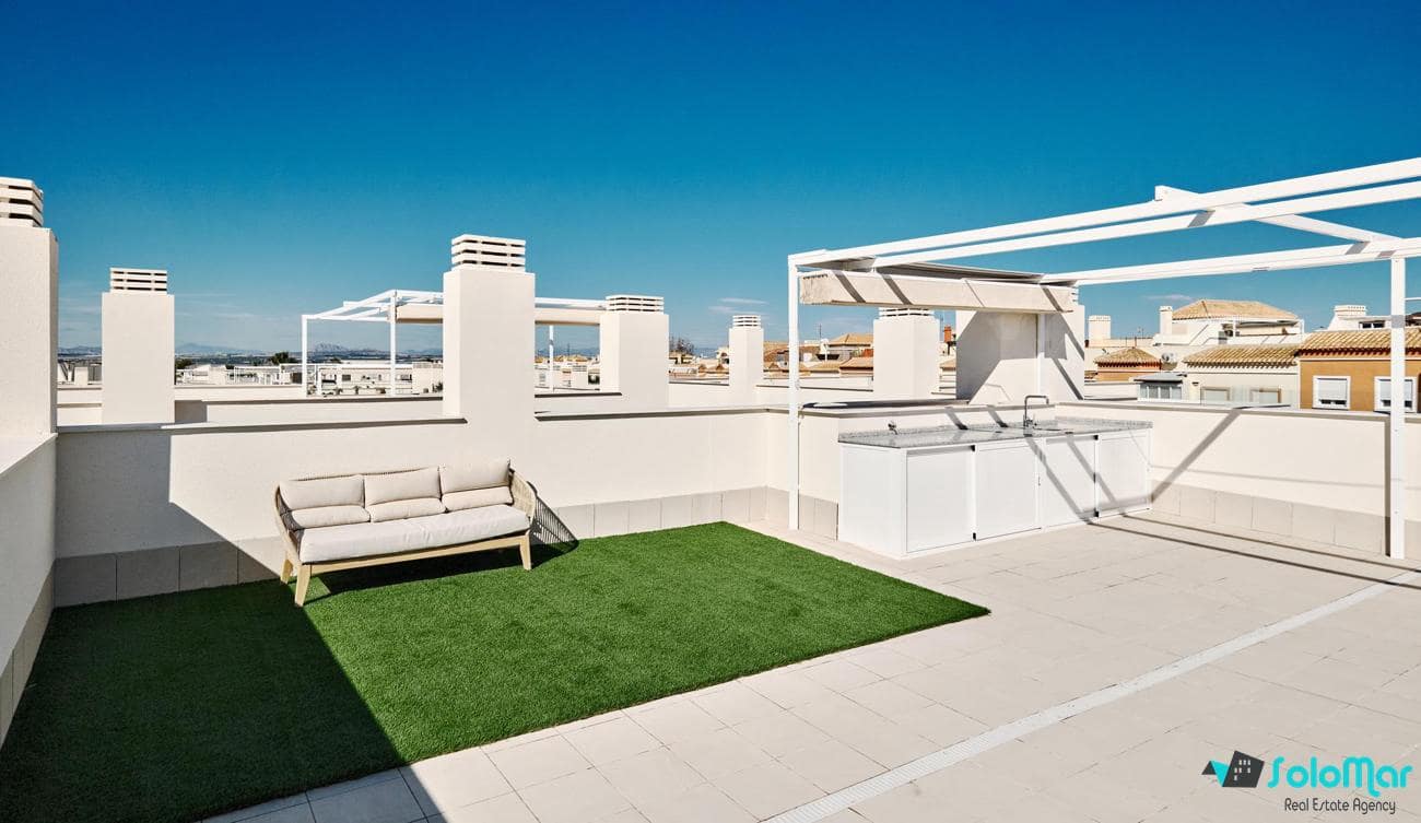 2 soveværelse Penthouse til salg i Torrevieja med swimmingpool - € 380.000 (Ref: 7757817)