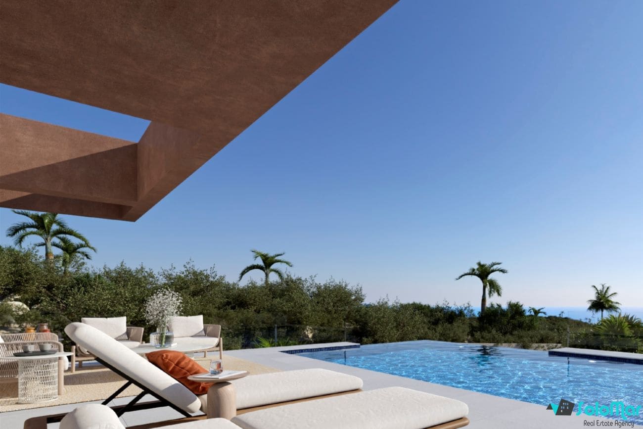 4 bedroom Villa for sale in Cumbre del Sol with pool - € 2,150,000 (Ref: 8015737)