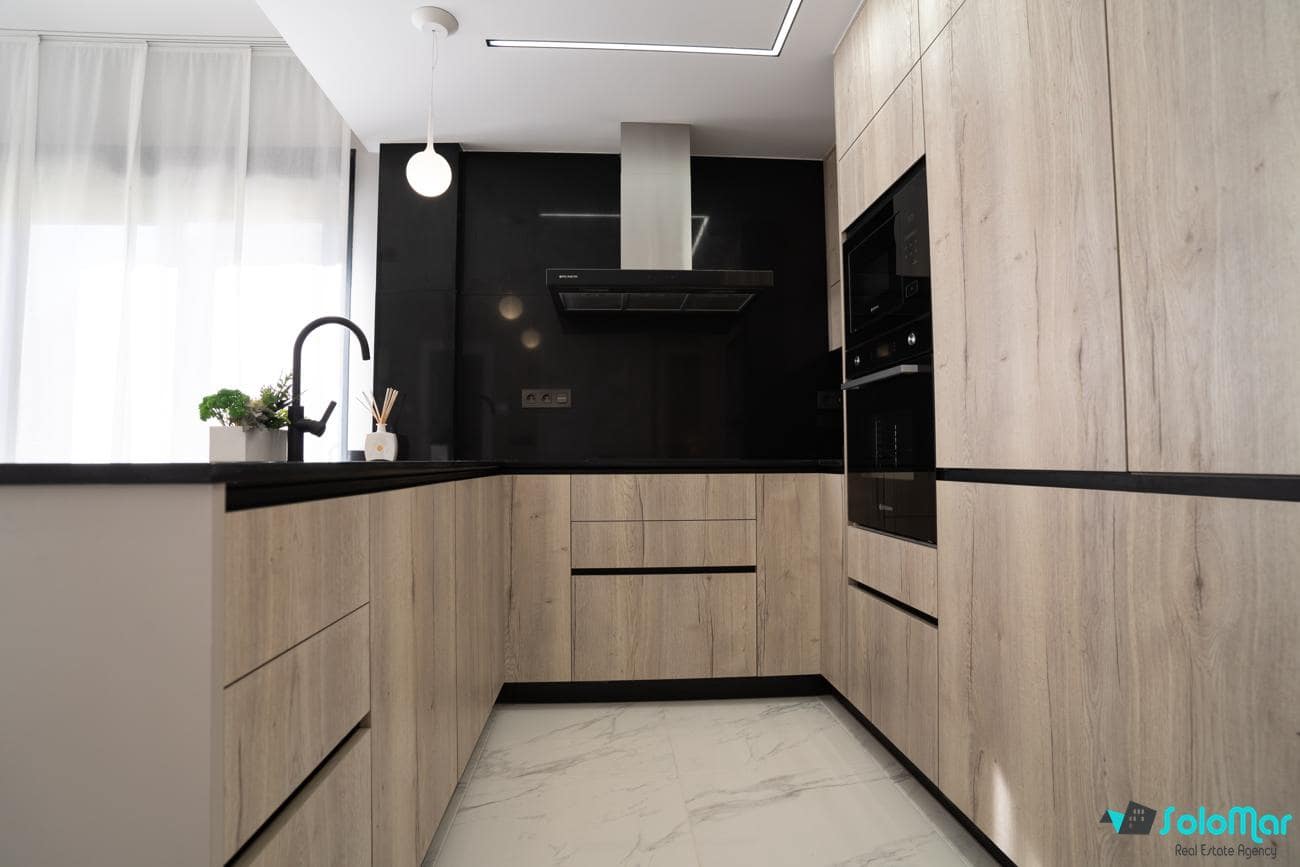 3 makuuhuone Huoneisto myytävänä paikassa Punta Prima mukana uima-altaan - 370 000 € (Ref: 8181302)