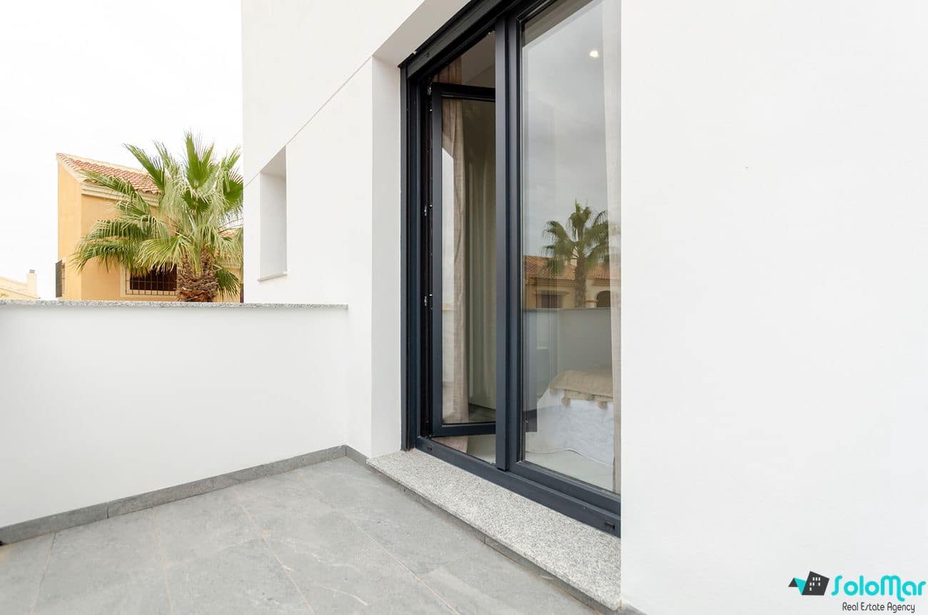 3 chambre Villa/Maison à vendre à Torrevieja avec piscine - 385 000 € (Ref: 8267247)