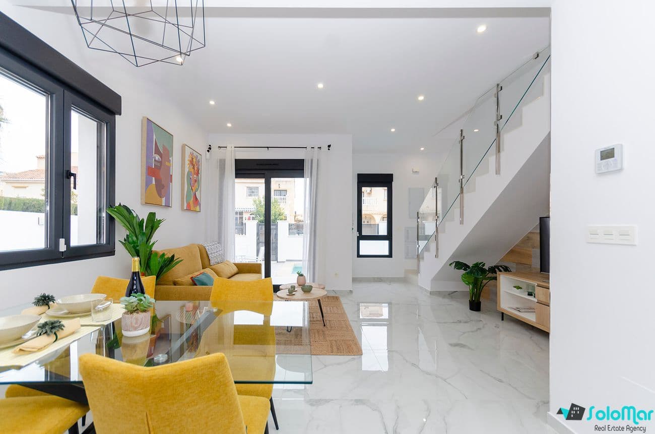 3 chambre Villa/Maison à vendre à Torrevieja avec piscine - 385 000 € (Ref: 8267247)