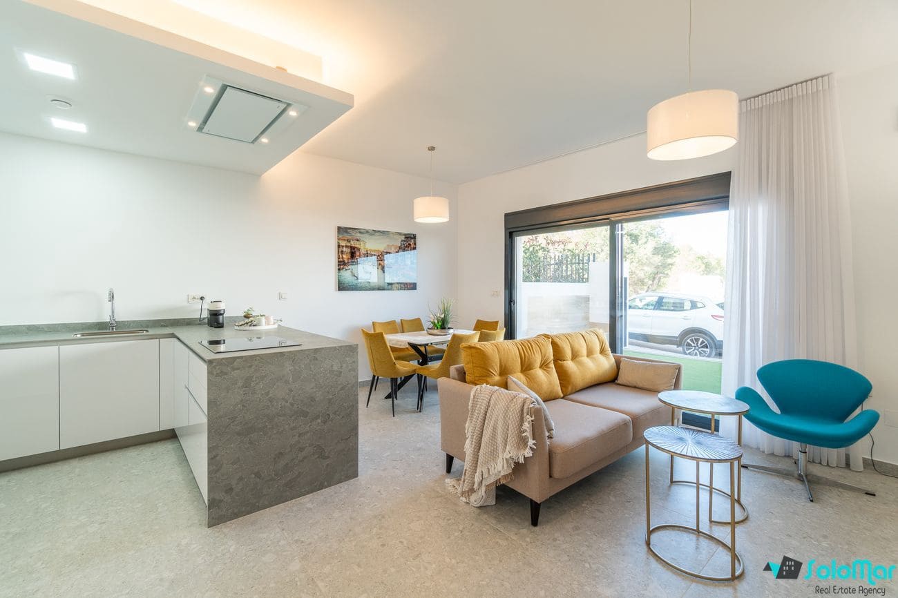 2 makuuhuone Huoneisto myytävänä paikassa Torrevieja mukana uima-altaan - 274 900 € (Ref: 8268443)