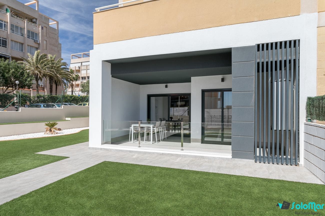 2 soveværelse Lejlighed til salg i Torrevieja med swimmingpool - € 285.000 (Ref: 8297373)