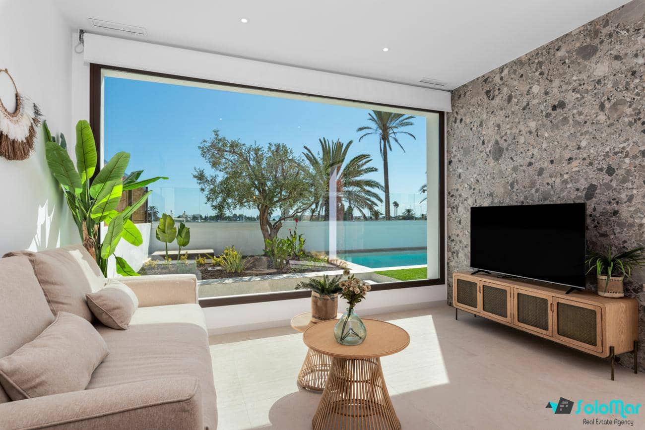 3 sypialnia Willa na sprzedaż w Los Alcazares z basenem - 559 900 € (Ref: 8334909)