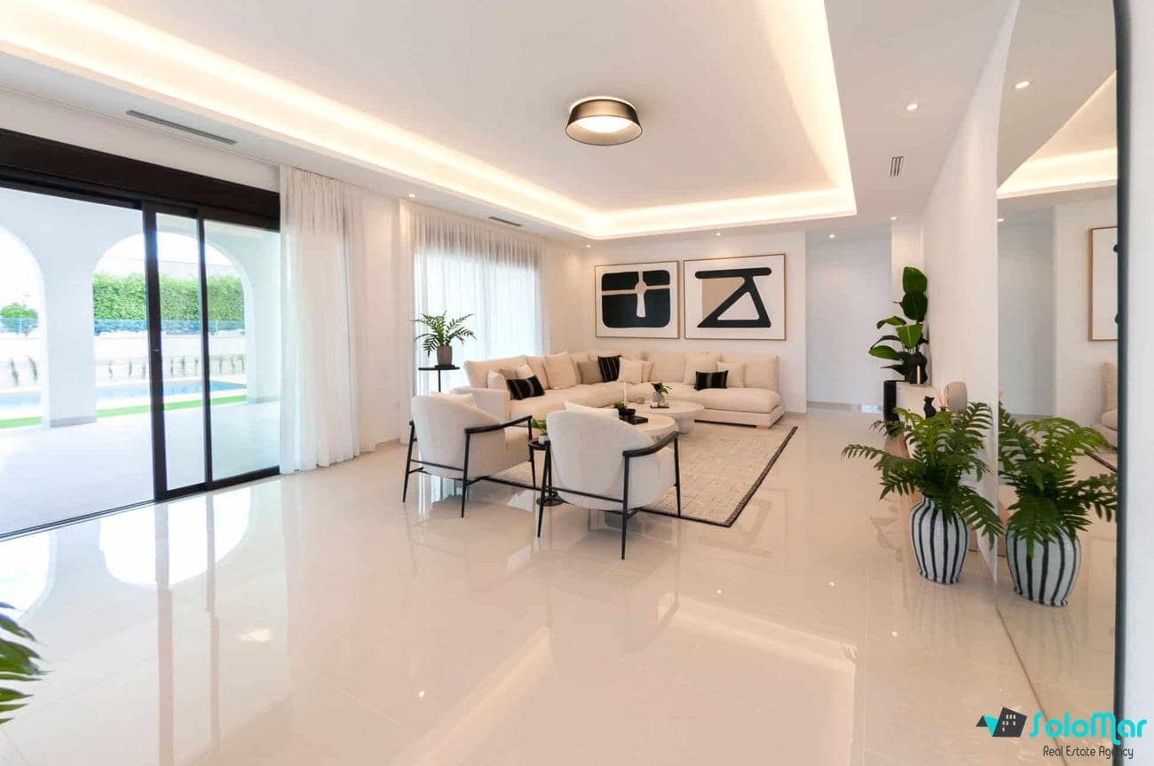 4 slaapkamer Villa te koop in Dona Pepa met zwembad - € 675.297 (Ref: 8609968)