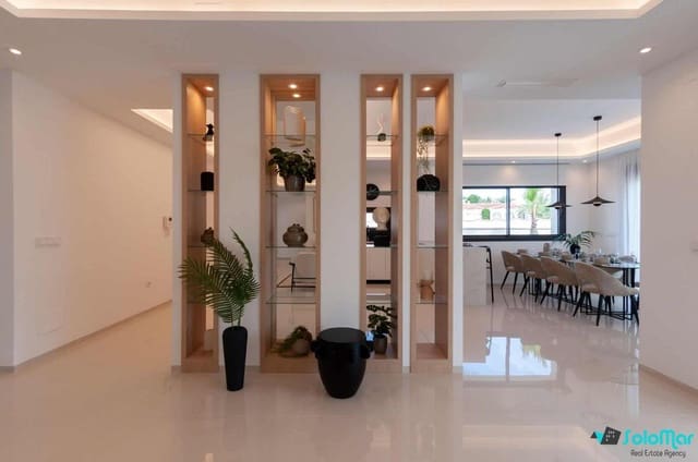 4 slaapkamer Villa te koop in Doña Pepa, Rojales met zwembad - € 675.297 (Ref: 8609968)