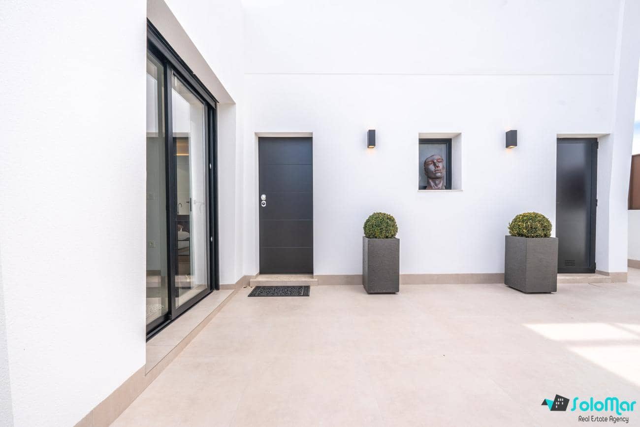 3 slaapkamer Villa te koop in Roldan met zwembad - € 389.950 (Ref: 8619430)