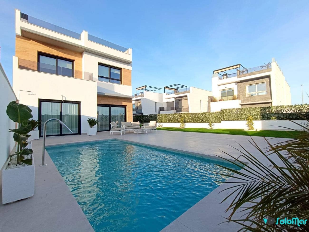 3 bedroom Villa for sale in Benijofar with pool - € 449,000 (Ref: 8695847)