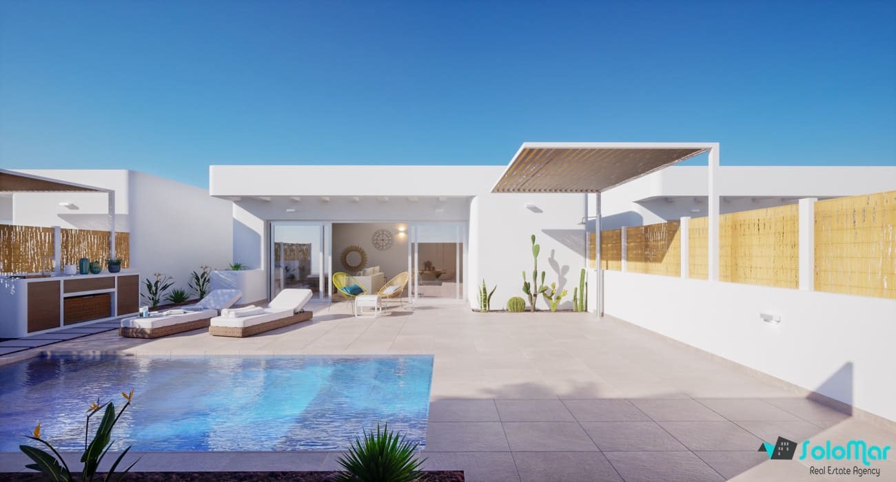 Chalet de 3 habitaciones en Los Alcázares en venta con piscina - 479.900 € (Ref: 8707521)