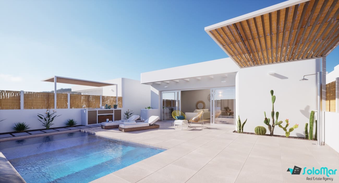 Chalet de 3 habitaciones en Los Alcázares en venta con piscina - 479.900 € (Ref: 8707521)