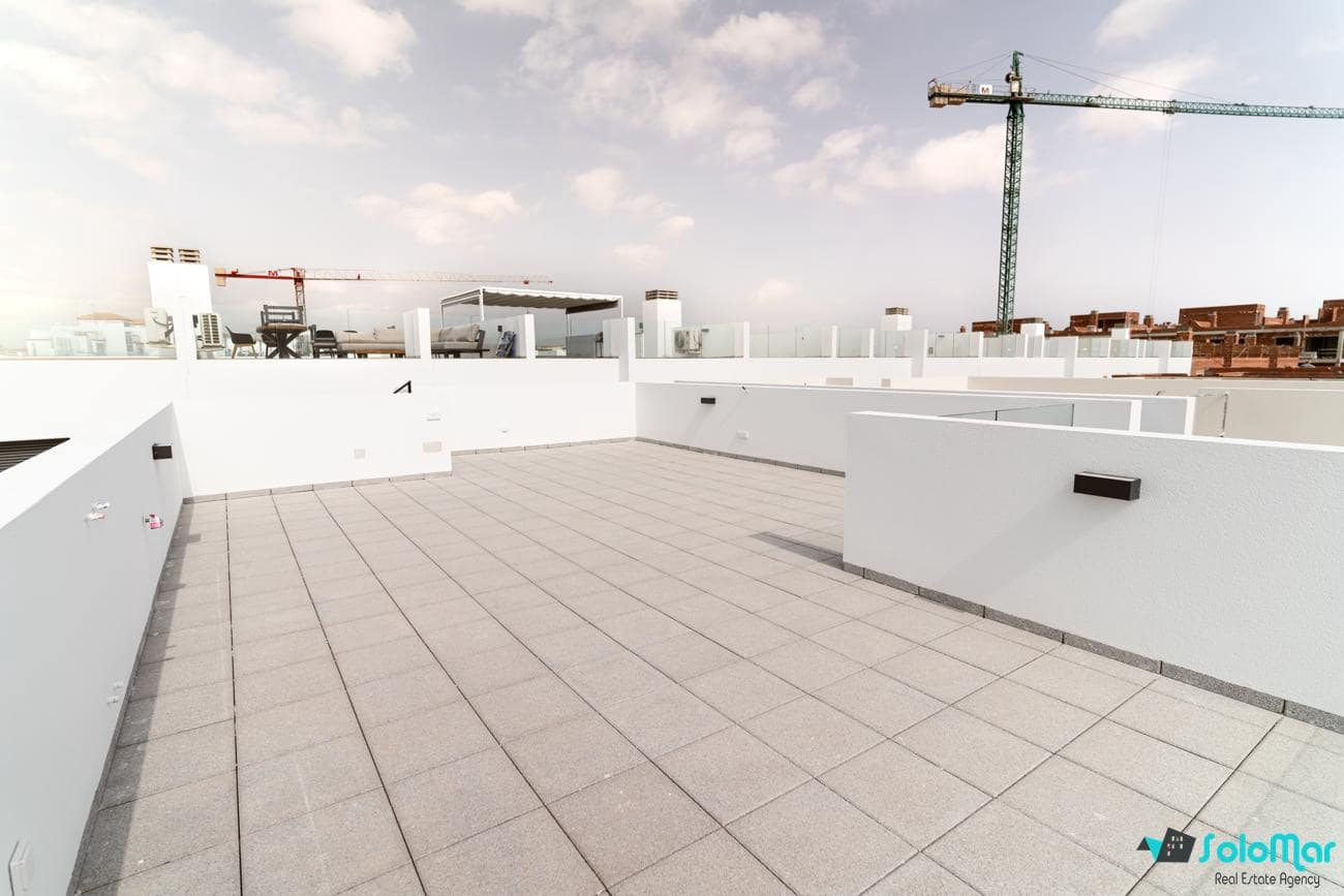 4 slaapkamer Villa te koop in Punta Prima met zwembad - € 699.900 (Ref: 8792994)