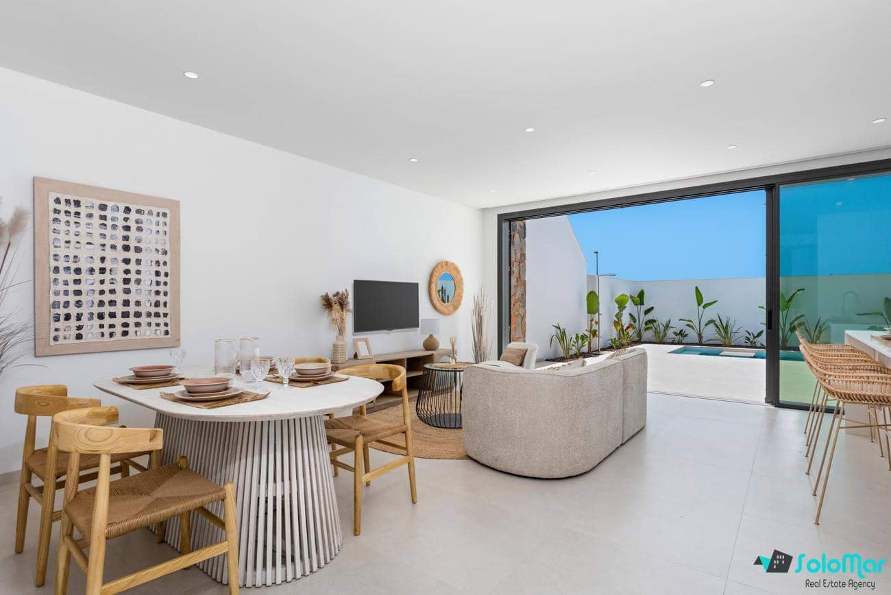 3 bedroom Villa for sale in Los Alcazares with pool - € 489,900 (Ref: 8807348)