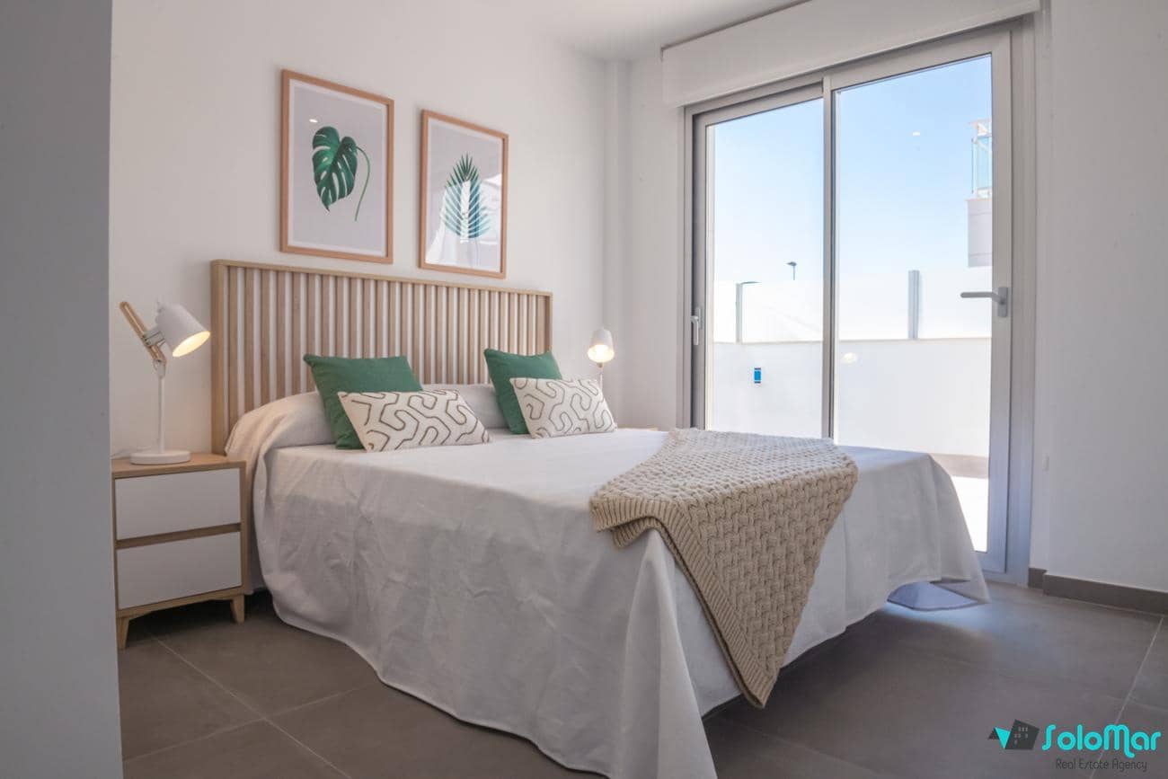 3 slaapkamer Villa te koop in Los Alcazares met zwembad - € 445.000 (Ref: 8875941)