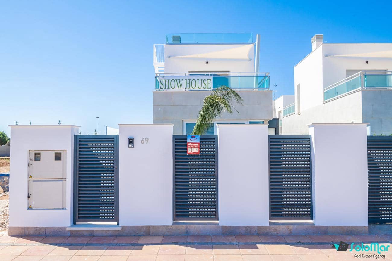 3 slaapkamer Villa te koop in Los Alcazares met zwembad - € 445.000 (Ref: 8875941)