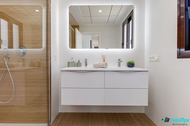 4 slaapkamer Villa te koop in Benidorm met zwembad - € 640.000 (Ref: 8933358)