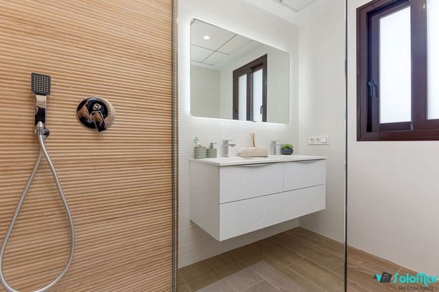 4 slaapkamer Villa te koop in Benidorm met zwembad - € 640.000 (Ref: 8933358)