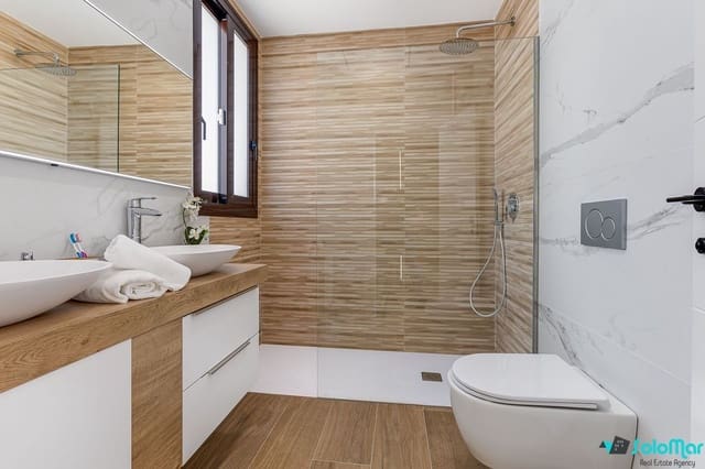 4 slaapkamer Villa te koop in Benidorm met zwembad - € 640.000 (Ref: 8933358)