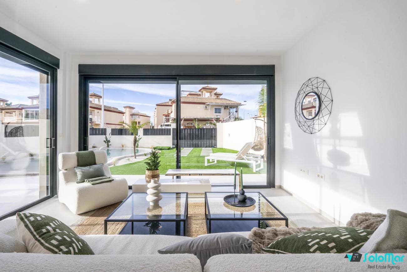 3 bedroom Villa for sale in Roldan with pool - € 415,950 (Ref: 8981021)