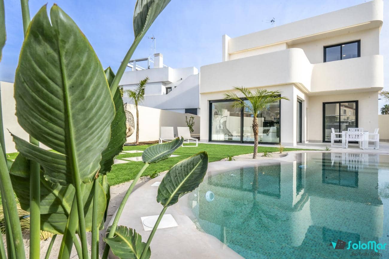 3 bedroom Villa for sale in Roldan with pool - € 415,950 (Ref: 8981021)