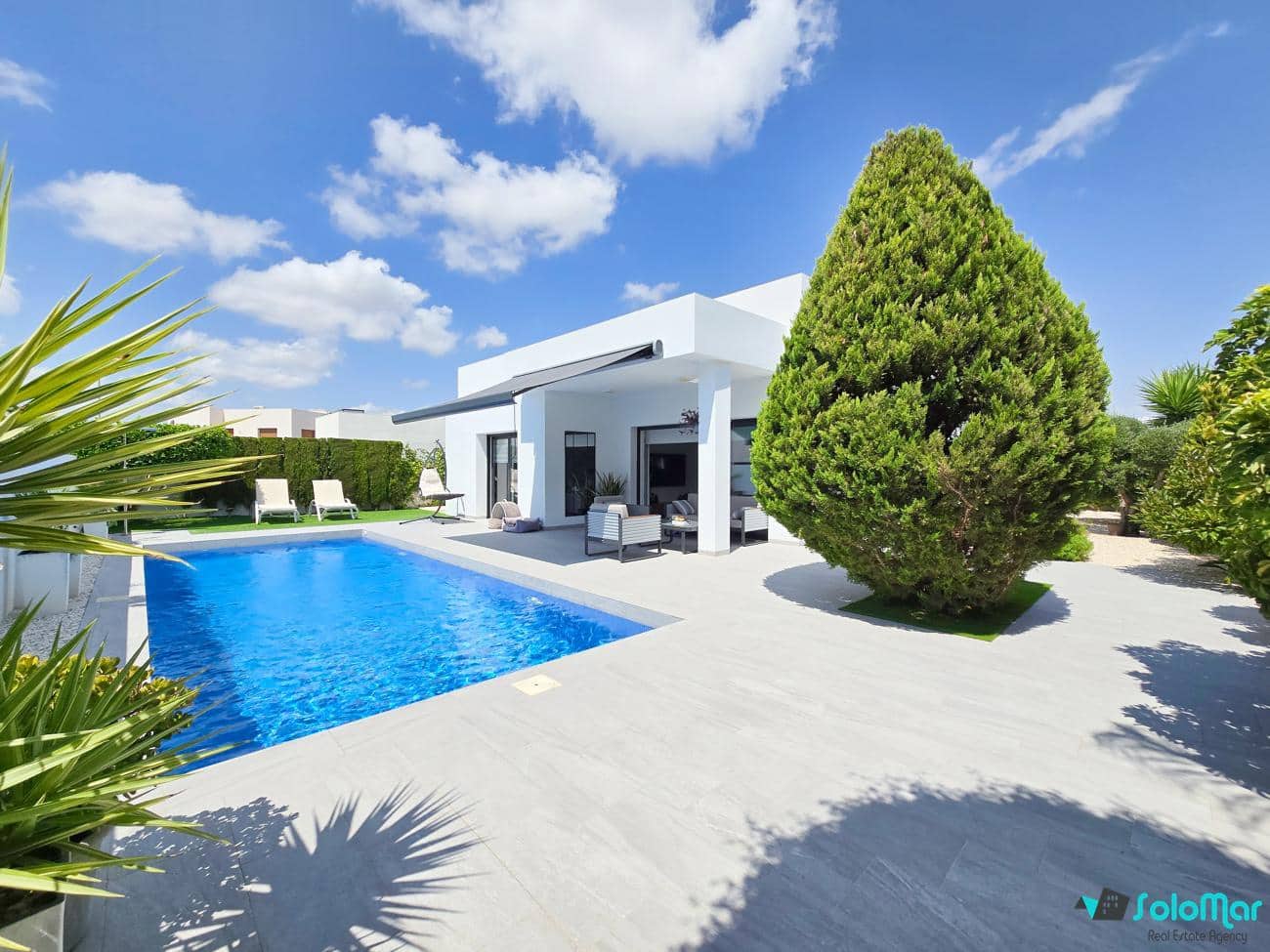 2 bedroom Villa for sale in Ciudad Quesada with pool - € 425,000 (Ref: 9195077)