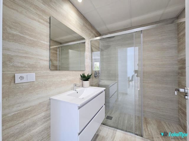 Chalet de 3 habitaciones en Ciudad Quesada, Rojales en venta con piscina - 575.000 € (Ref: 9256368)