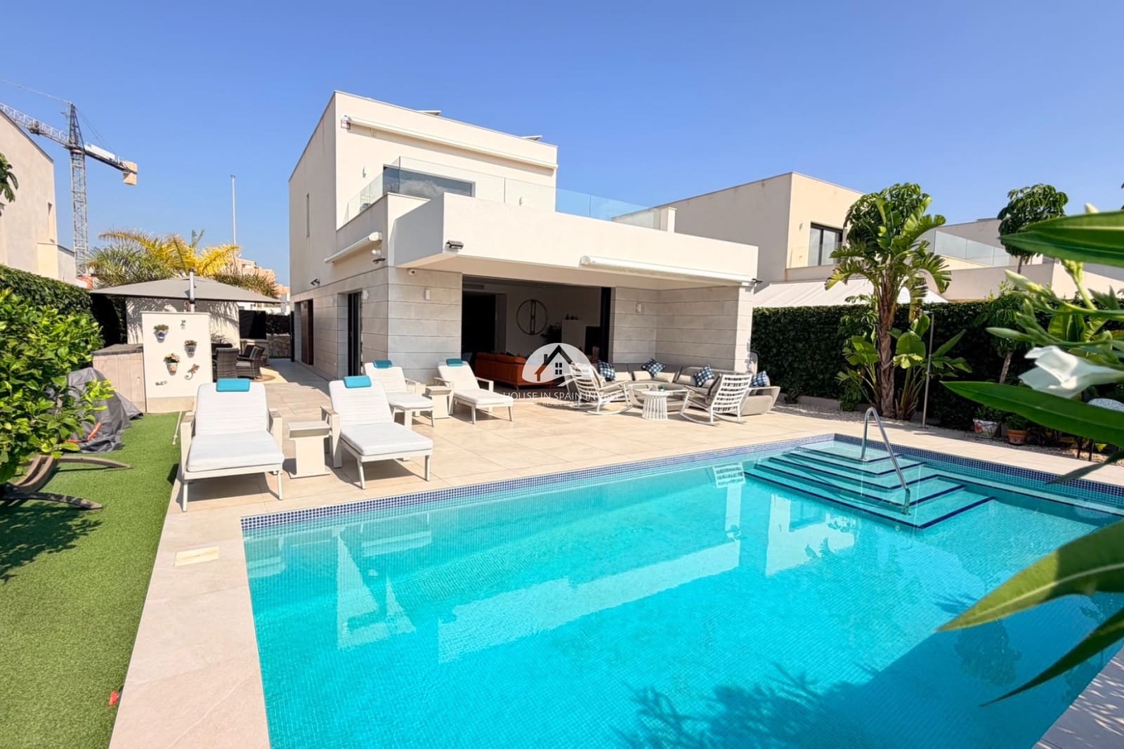 4 soveværelse Villa til salg i Los Montesinos med swimmingpool - € 595.000 (Ref: 10007909)