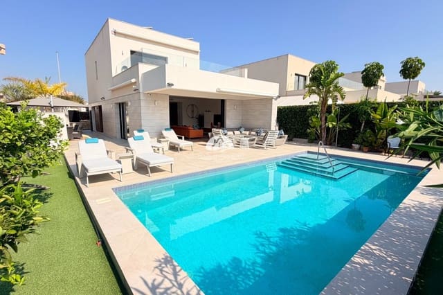 4 soveværelse Villa til salg i Los Montesinos med swimmingpool - € 595.000 (Ref: 10007909)