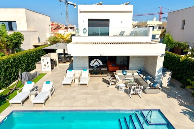 4 soveværelse Villa til salg i Los Montesinos med swimmingpool - € 595.000 (Ref: 10007909)