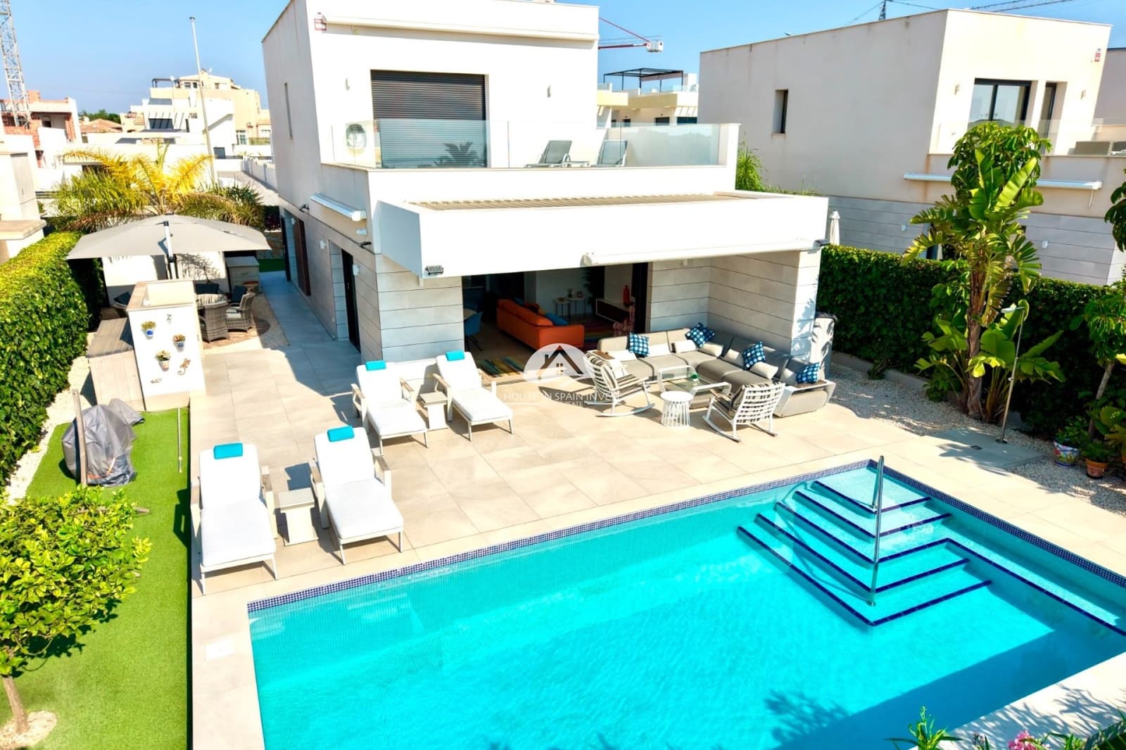 4 soveværelse Villa til salg i Los Montesinos med swimmingpool - € 595.000 (Ref: 10007909)