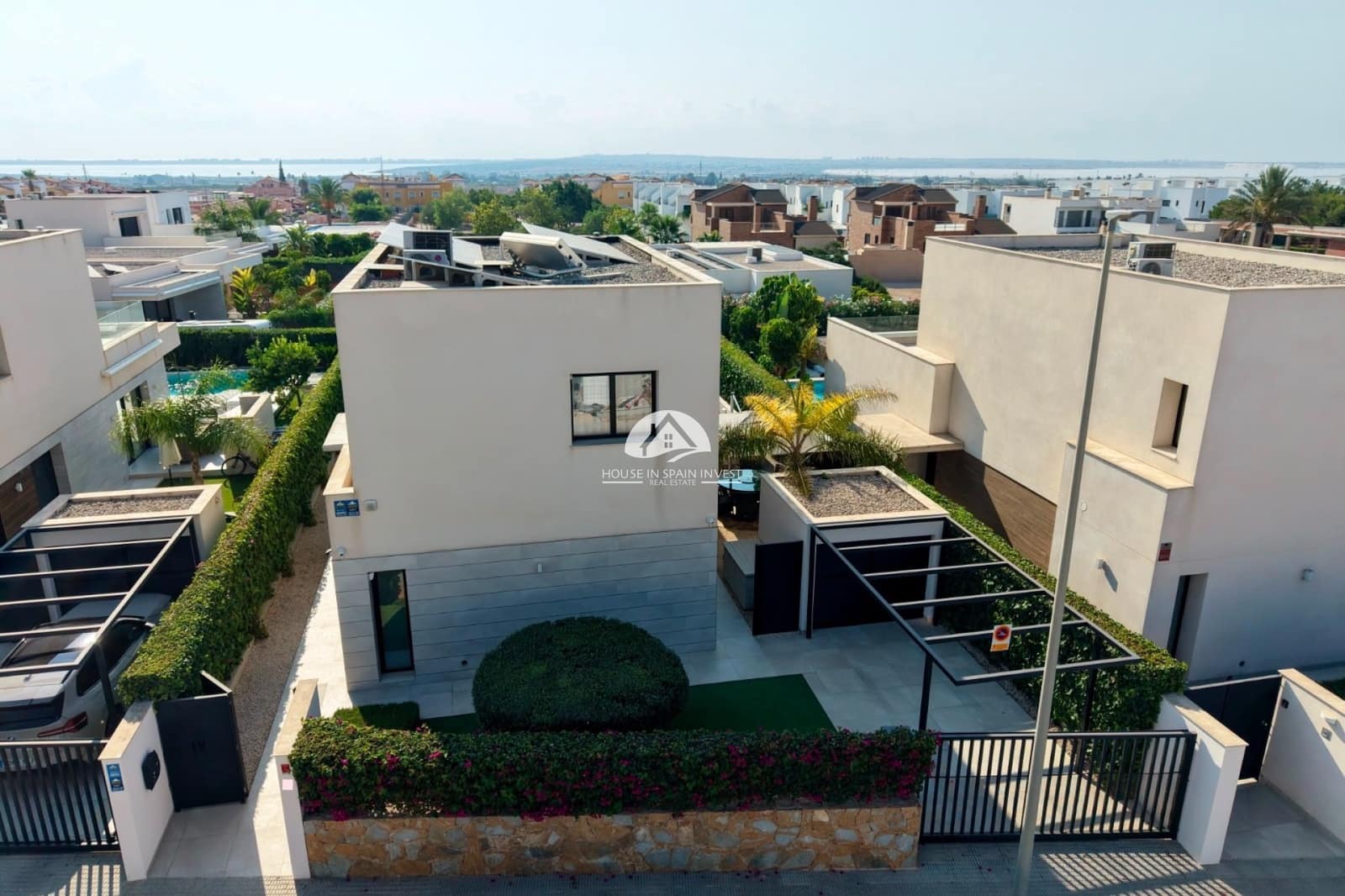 4 soveværelse Villa til salg i Los Montesinos med swimmingpool - € 595.000 (Ref: 10007909)