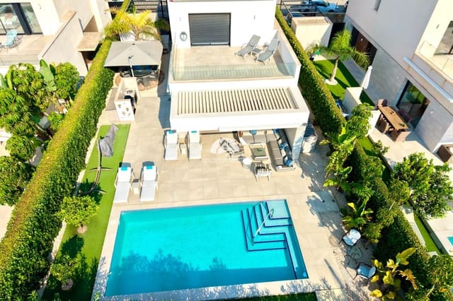 4 soveværelse Villa til salg i Los Montesinos med swimmingpool - € 595.000 (Ref: 10007909)