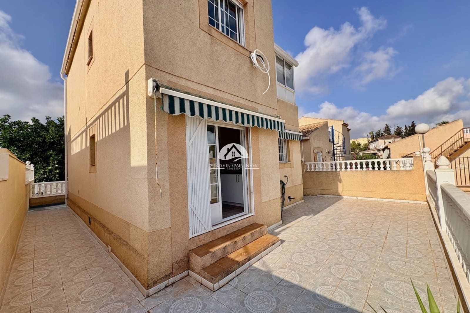 4 quarto Moradia para venda em Los Balcones com piscina - 270 000 € (Ref: 10007910)
