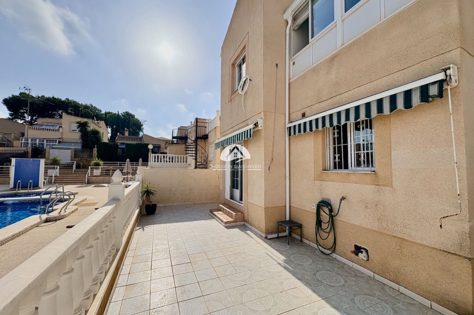 4 quarto Moradia para venda em Los Balcones com piscina - 270 000 € (Ref: 10007910)