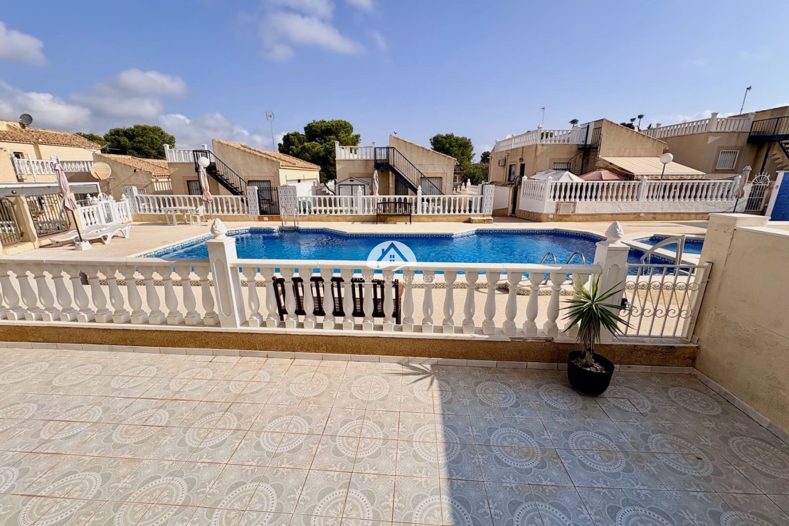 4 quarto Moradia para venda em Los Balcones com piscina - 270 000 € (Ref: 10007910)