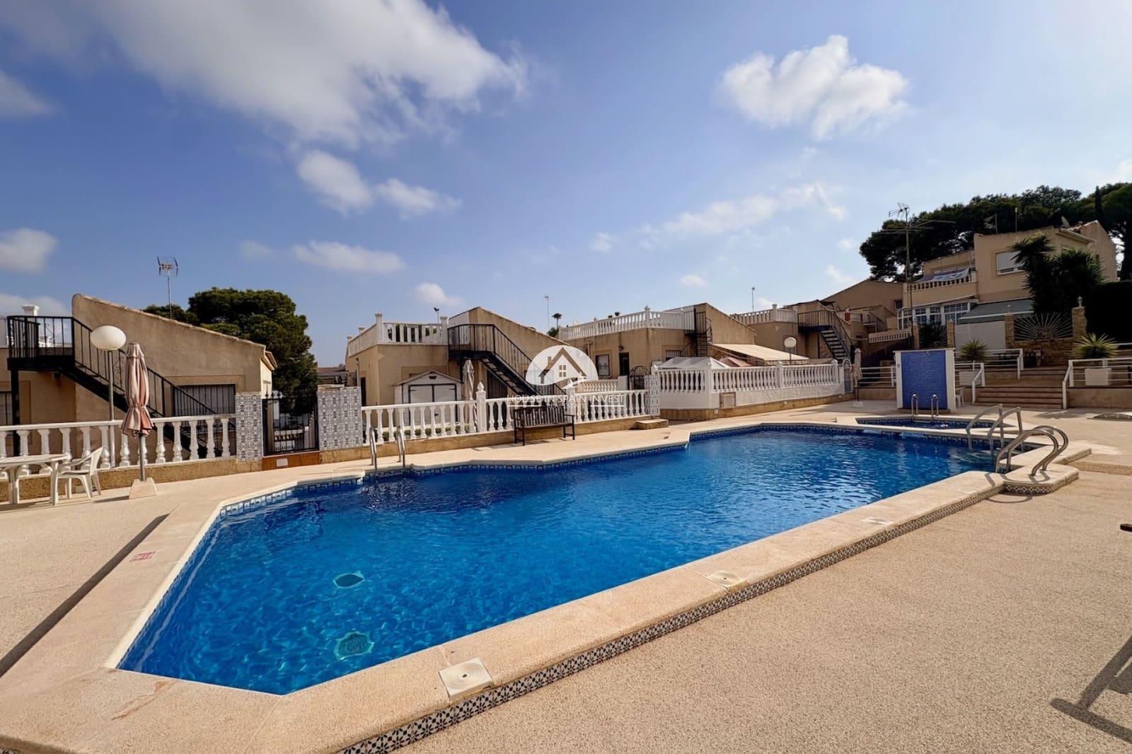 4 quarto Moradia para venda em Los Balcones com piscina - 270 000 € (Ref: 10007910)