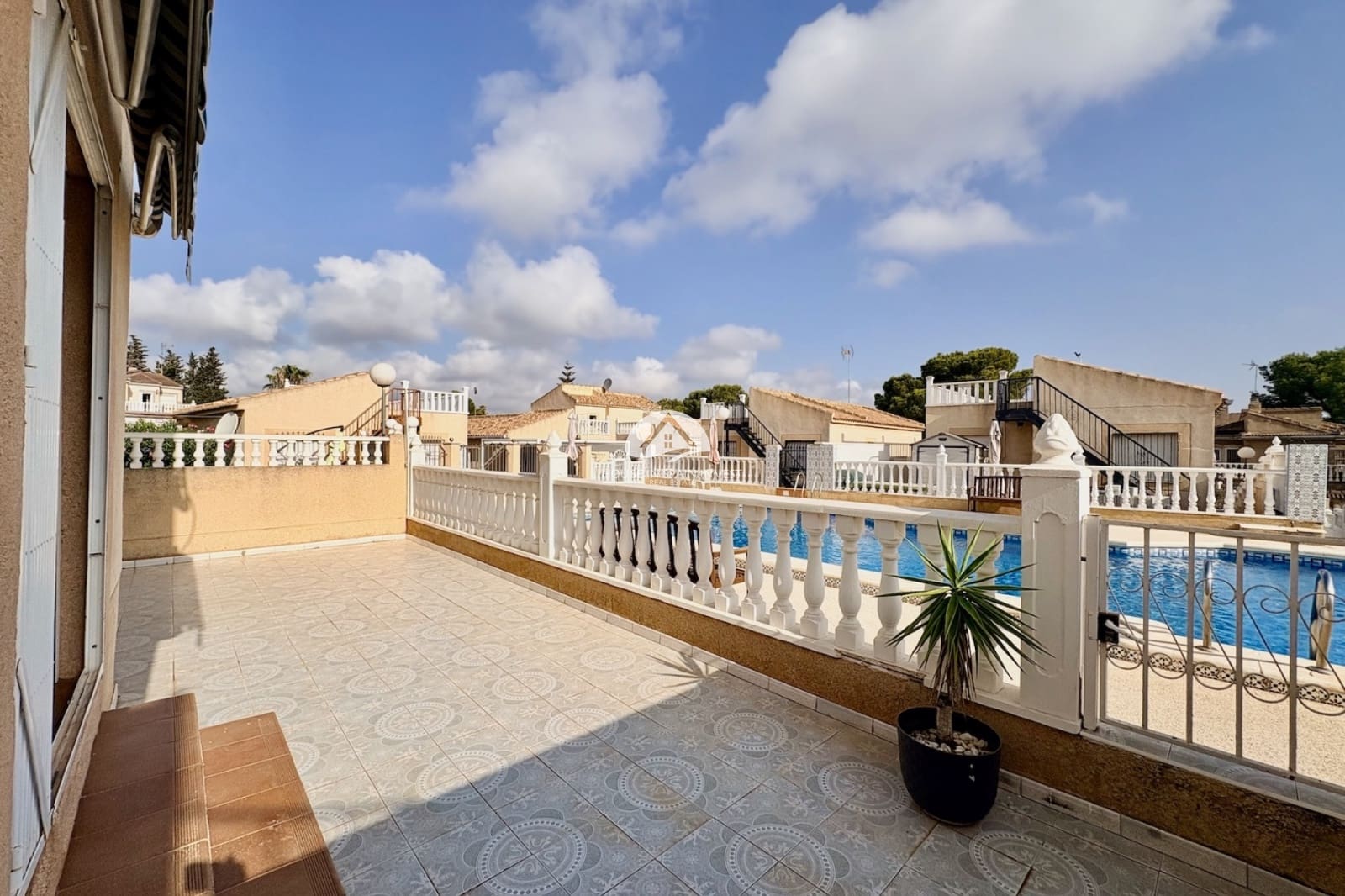 4 quarto Moradia para venda em Los Balcones com piscina - 270 000 € (Ref: 10007910)
