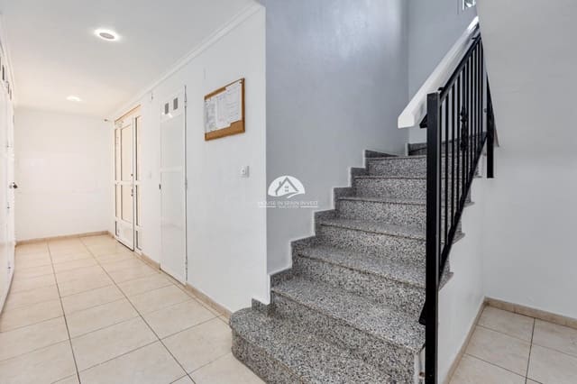 Apartamento de 2 habitaciones en Nueva Torrevieja, Torrevieja en venta con piscina - 164.969 € (Ref: 10007914)