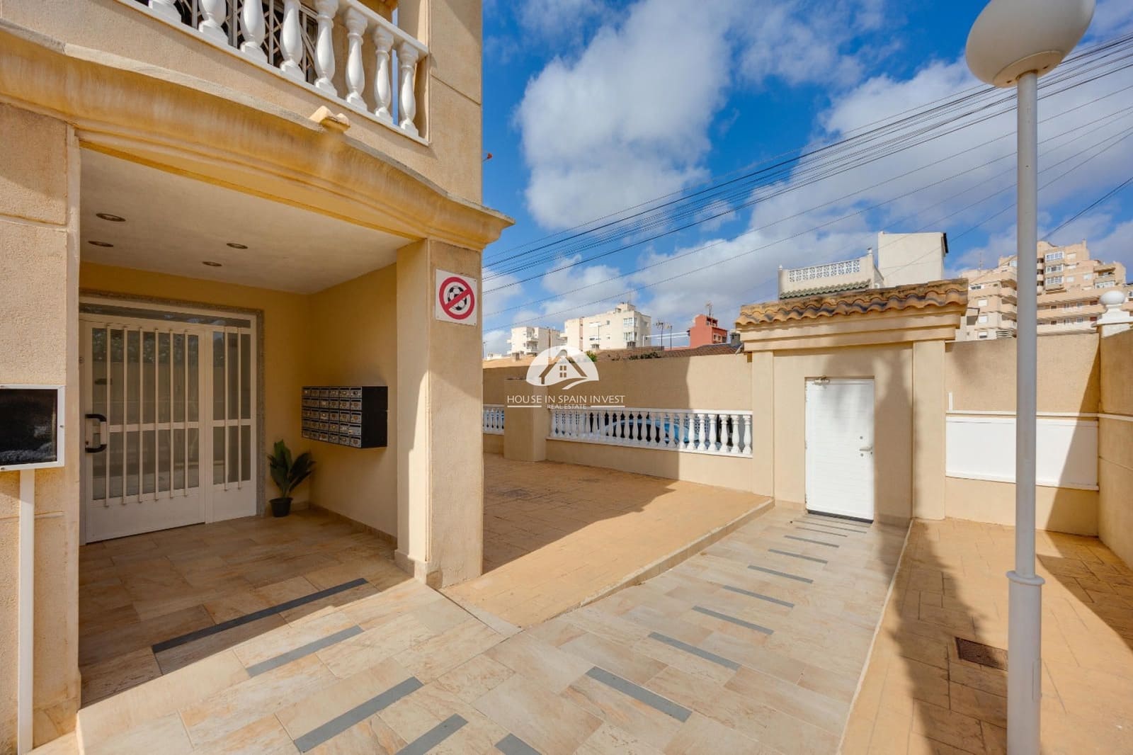 2 Zimmer Apartment zu verkaufen in Torrevieja mit Pool - 164.969 € (Ref: 10007914)