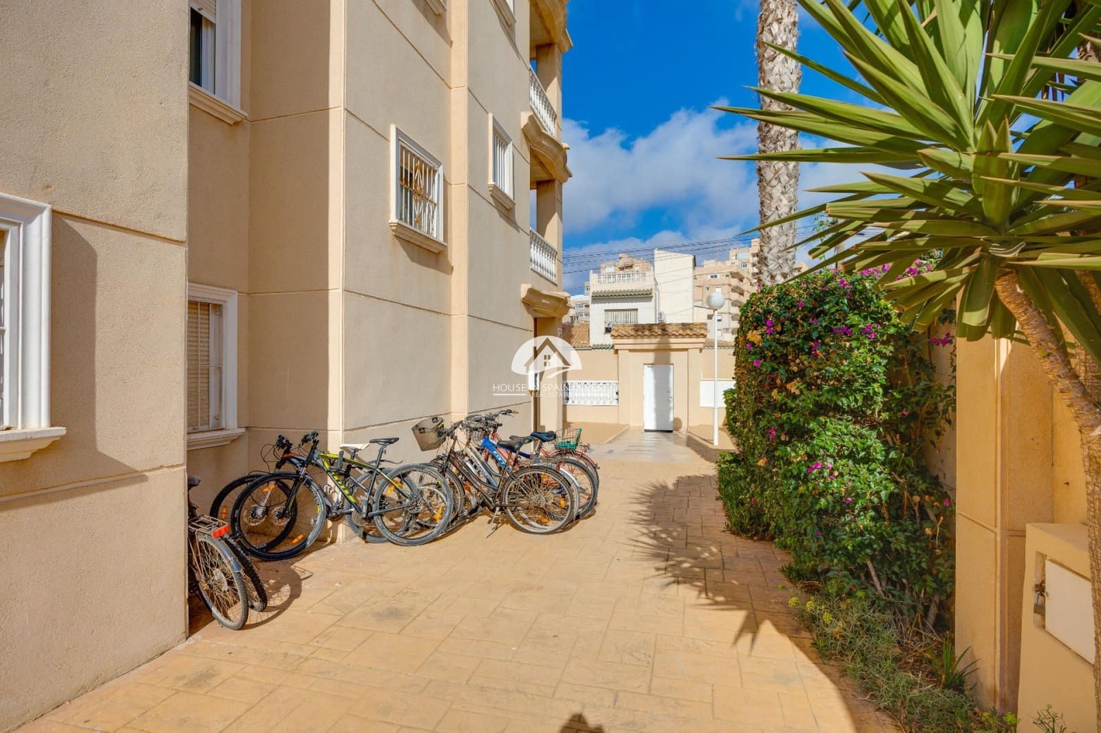 2 Zimmer Apartment zu verkaufen in Torrevieja mit Pool - 164.969 € (Ref: 10007914)